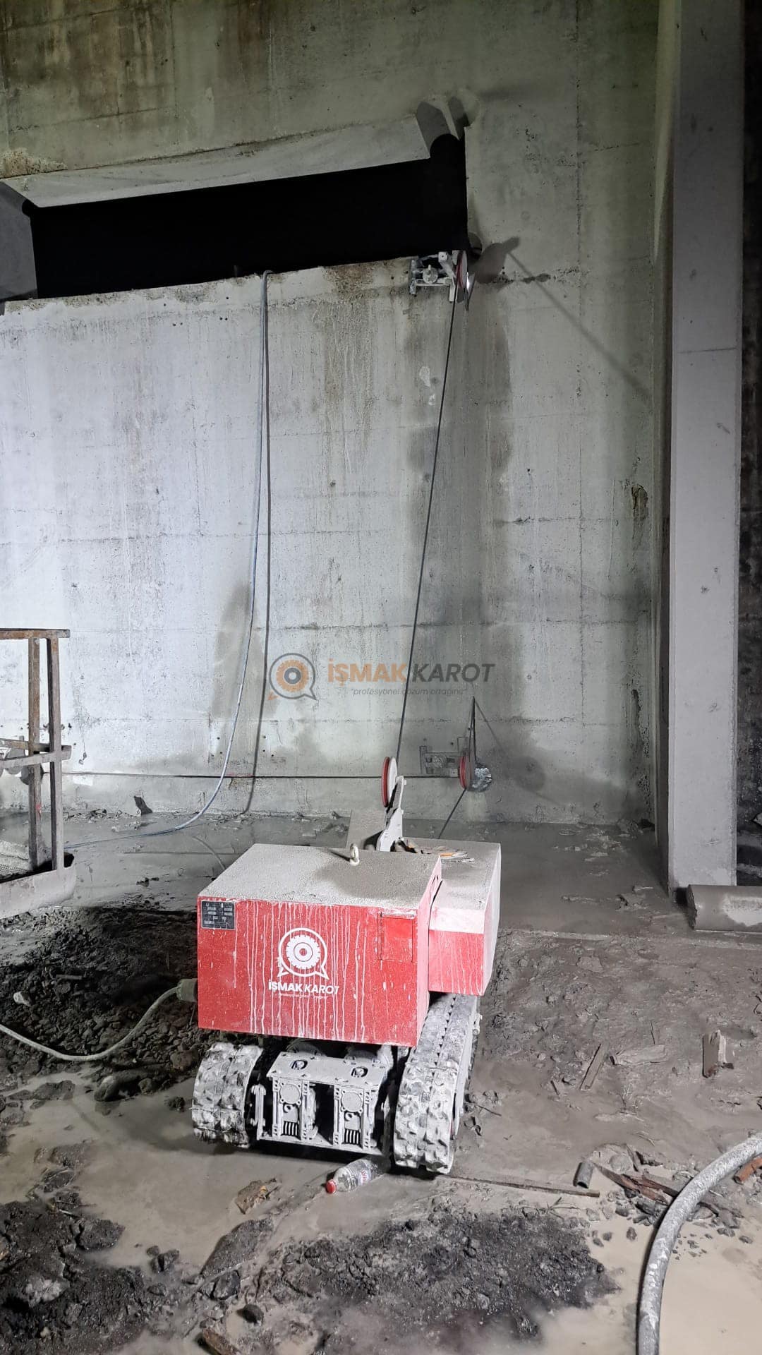 Beton kesme kapsayici — İşmak Karot saha uygulaması