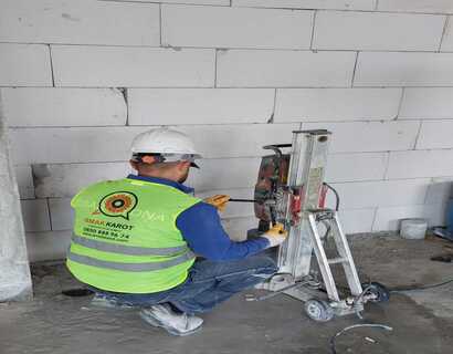 Burdur'ta İşmak Karot, modern ekipmanları ve uzman kadrosuyla güvenli beton kırma, yapı yıkımı ve alan düzenleme hizmetleri sunar.
