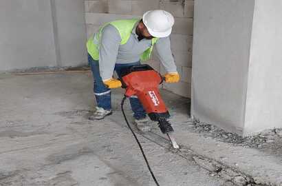 Beton kırma işlemini hızlı ve güvenli bir şekilde gerçekleştiren İşmak Karot, kaliteli ekipman ve uzman personeliyle hizmetinizde. Profesyonel çözümler sunuyoruz.